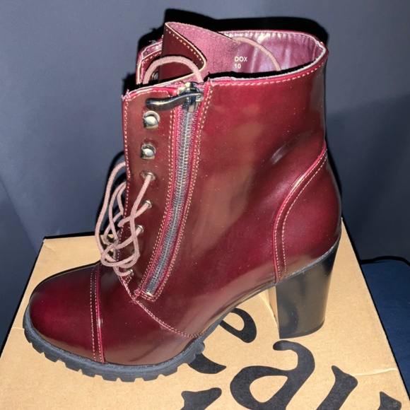 Boots - Picture 7 of 15